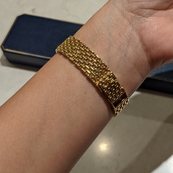 Baume & Mercier Solid Gold Classic Watch - Picture 8 of 12